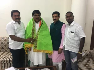 புதுடில்லியின் மத்திய பழங்குடியினர் துறை அமைச்சர் மாண்புமிகு.ஜுவால் ஓரம்  (Mr.Jual Oram ) அவர்களை நேரில் சந்தித்து உரையாற்றியப் போது.