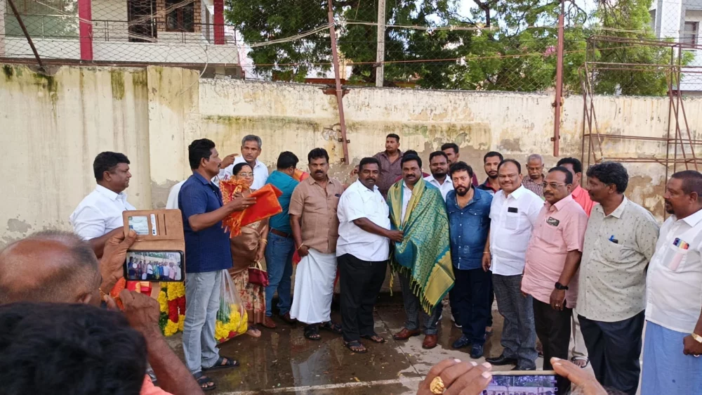 17/11/24 அன்று தூத்துக்குடியில் பாண்டியாதிபதி தேர்மாறன் அவர்களின் கல்லறை தோட்டத்திற்கு சென்று மாலை அணிவித்து மரியாதை செலுத்தியது மற்றும் பரதவர் அரசாணை பெறுவதற்கு அடுத்த கட்ட நகர்வு சம்பந்தமாக கலந்தாய்வுக் கூட்டம் நடத்தப்பட்டது.