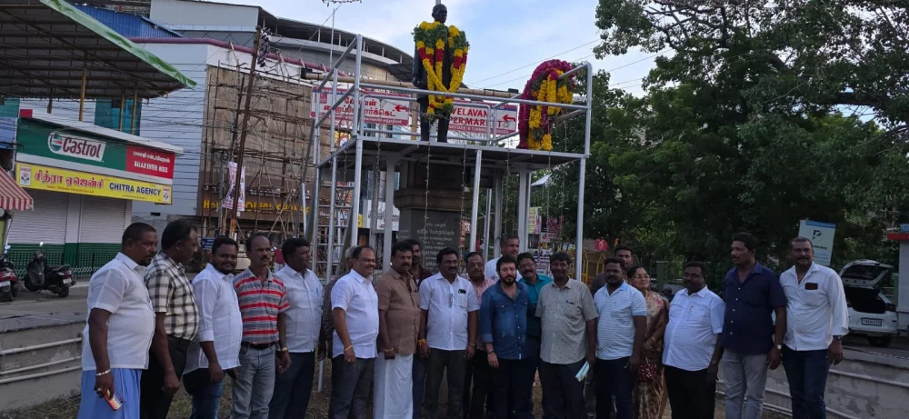 17/11/24 அன்று ஐயா ராவ்பகதூர் குரூஸ் பெர்னாண்டு சிலைக்கு மாலை அணிவித்தது  சிறப்பித்து பரதவர் மக்களின் பெரும் ஆதரவை பெற்ற போது.