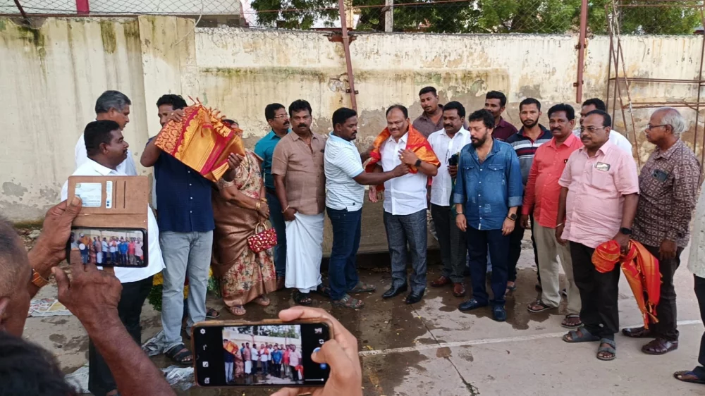 17/11/24 அன்று தூத்துக்குடியில் பாண்டியாதிபதி தேர்மாறன் அவர்களின் கல்லறை தோட்டத்திற்கு சென்று மாலை அணிவித்து மரியாதை செலுத்தியது மற்றும் பரதவர் அரசாணை பெறுவதற்கு அடுத்த கட்ட நகர்வு சம்பந்தமாக கலந்தாய்வுக் கூட்டம் நடத்தப்பட்டது.