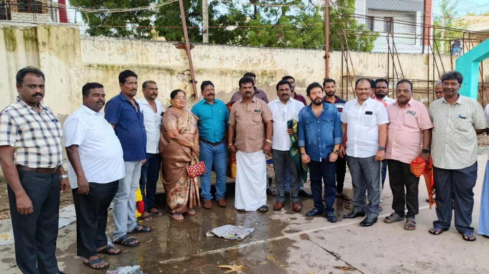 17/11/24 அன்று தூத்துக்குடியில் பாண்டியாதிபதி தேர்மாறன் அவர்களின் கல்லறை தோட்டத்திற்கு சென்று மாலை அணிவித்து மரியாதை செலுத்தியது மற்றும் பரதவர் அரசாணை பெறுவதற்கு அடுத்த கட்ட நகர்வு சம்பந்தமாக கலந்தாய்வுக் கூட்டம் நடத்தப்பட்டது.