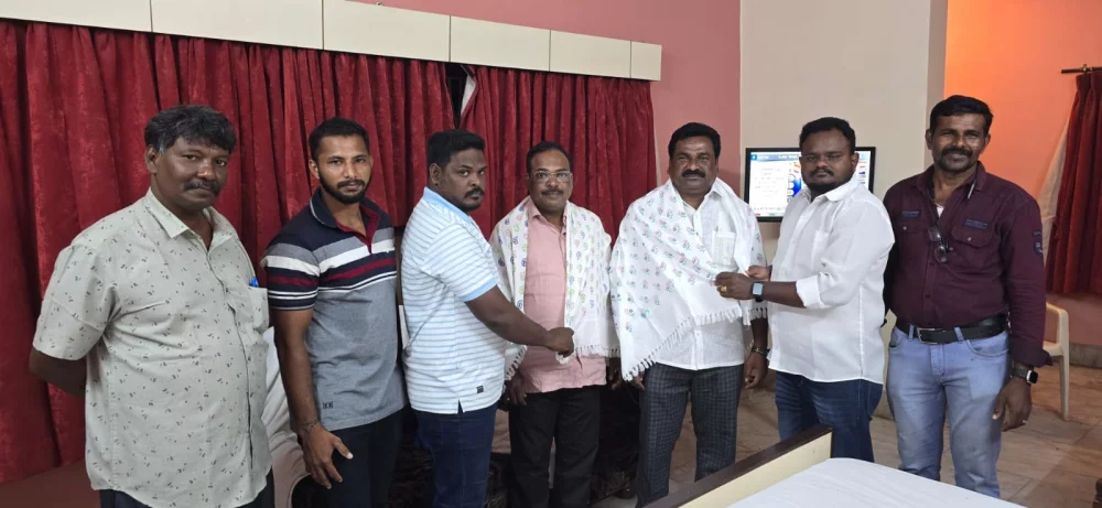 17/11/24 அன்று தூத்துக்குடியில் பாண்டியாதிபதி தேர்மாறன் அவர்களின் கல்லறை தோட்டத்திற்கு சென்று மாலை அணிவித்து மரியாதை செலுத்தியது மற்றும் பரதவர் அரசாணை பெறுவதற்கு அடுத்த கட்ட நகர்வு சம்பந்தமாக கலந்தாய்வுக் கூட்டம் நடத்தப்பட்டது.