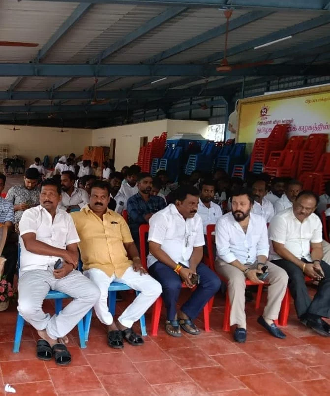 27-11-2024 இன்று பாண்டியபதி தேர்மாறன் அவர்களின் 272 வது ஜெயந்தி விழாவிற்கான அழைப்பிதழானது  சென்னையில் உள்ள அரசியல் பிரபலங்களை நேரடியாக சந்தித்து அவர்களுக்கு  தேர்மாறன் கல்லறை மீட்பு குழு சார்பாக அழைப்பிதழ் வழங்கப்பட்டது