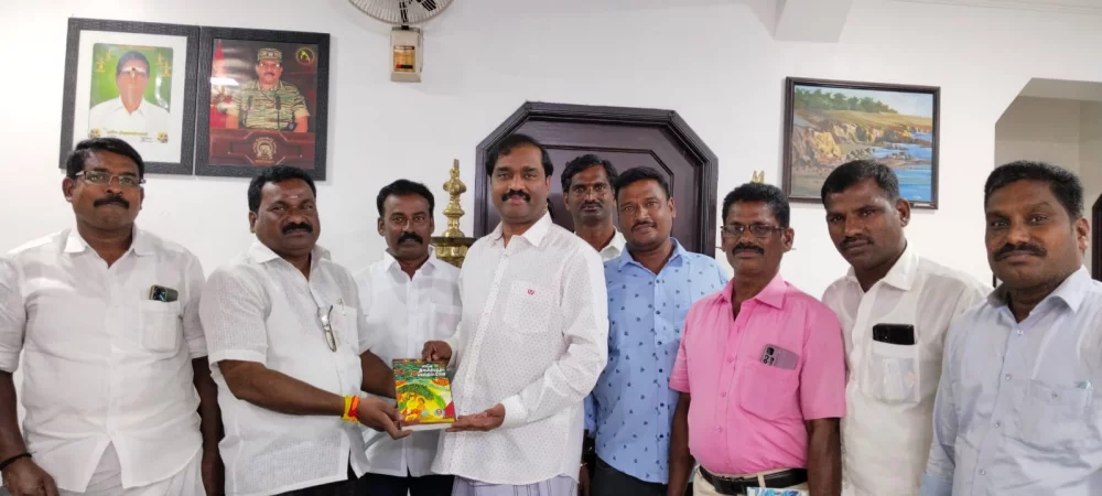 திரு.தி. வேல்முருகன் பாரம்பரிய மீனவர்களின் அனைத்து உட்பிரிவுகளையும் ஒன்றிணைத்து பரதவர் என்ற அரசாணை பெறுவதற்கு சட்டமன்றத்திலே எடுத்துரைத்து பரதவர் என்ற அரசாணையை பெற்று தர முயற்சிகள் மேற்கொள்ள வேண்டும் என பரதவர் முன்னேற்ற பேரவை சார்பாக மனு கொடுக்கப்பட்டது.