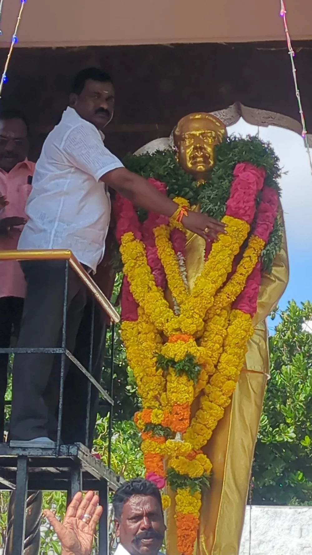 டிசம்பர் மாதம் 7 ஆம் தேதி பிறந்தநாள் விழா நாயகன். பாண்டிச்சேரியின் மறைக்க முடியாத அடையாளம் பரதவர் குல வழித்தோன்றல்சீமான் ந.செல்வராசுலு செட்டியார் அவர்களின் பிறந்தநாள் விழா.