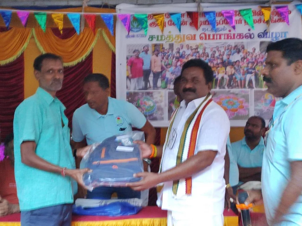 சென்னை இராயபுரம் தம்பு லைன், மாரியம்மன் கோவில் தெரு அசோசியேஷன் சார்பாக நடைபெற்ற பொங்கல் விழா நிகழ்ச்சியில் சிறப்பு அழைப்பாளராக கலந்து கொண்ட போது..