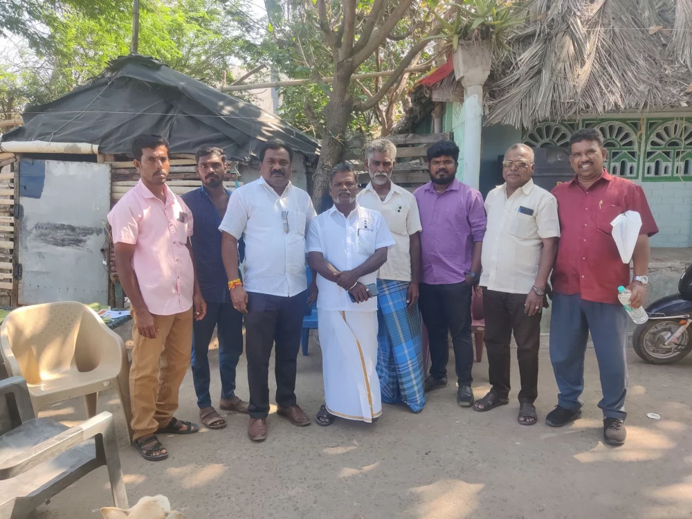 தஞ்சை தளபதி நாகை மன்னன் மாவீரன் வருணகுலத்தான் அவர்களை சுதந்திர போராட்ட வீரராக இந்திய அரசு அறிவித்த தை கொண்டாடும் விதமாக விழாவை நாகையில் நடத்துவதற்கு ஒத்துழைப்பு தர வேண்டி திரு. சேரன் அவர்களை சந்தித்து ஆதரவு பெற்ற போது.