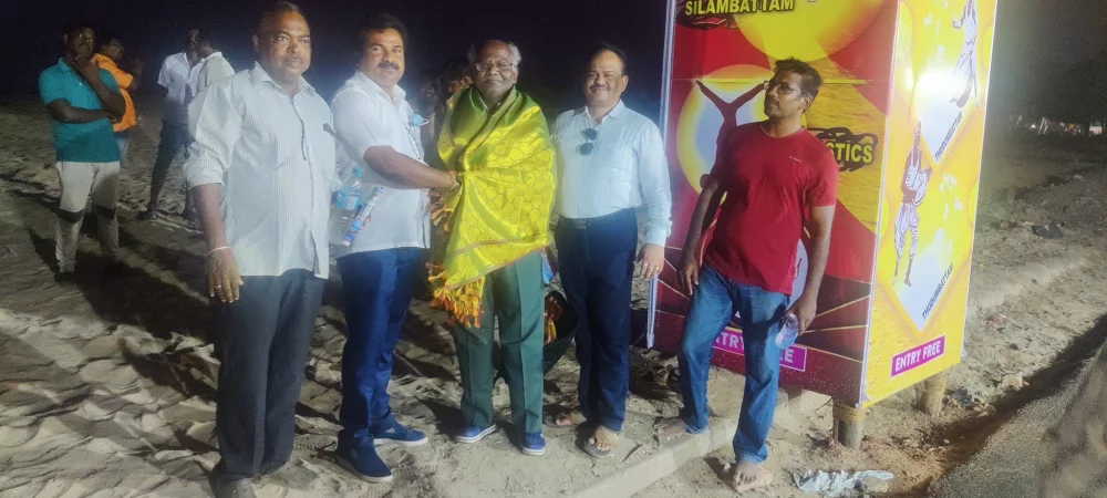 பரதவர்களின் பாரம்பரிய திருவிழா முந்நீர் விழா இவ்விழா இன்று 17.04.2022  பரதவர் முன்னேற்றப் பேரவை சார்பில் புதுச்சேரி வம்பா கீரப்பாளையம் கடற்கரையில் பரதவர்களின் பாரம்பரிய விழாவினை இளைஞர்களுக்கு நினைவுபடுத்தும் விதமாக கொண்டாடப்பட்டது.