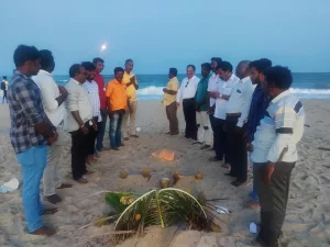 பரதவர்களின் பாரம்பரிய திருவிழா முந்நீர் விழா இவ்விழா இன்று 17.04.2022  பரதவர் முன்னேற்றப் பேரவை சார்பில் புதுச்சேரி வம்பா கீரப்பாளையம் கடற்கரையில் பரதவர்களின் பாரம்பரிய விழாவினை இளைஞர்களுக்கு நினைவுபடுத்தும் விதமாக கொண்டாடப்பட்டது.