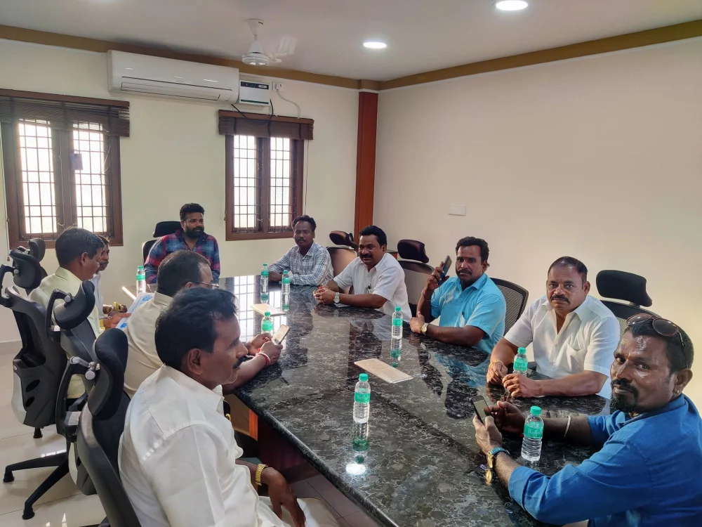 பரதவர் முன்னேற்றப் பேரவை சார்பாக முனைவர் தி.முத்து கண்ணப்பர் படைப்பான சங்க இலக்கியத்தில் நெய்தல்நிலம் நூல் வெளியீட்டு விழாவிற்கு செங்கல்பட்டு மாவட்டத்தில் உள்ள அனைத்து மீனவர் கிராமங்களுக்கும் அழைப்புக் கொடுக்கப்பட்டு நிகழ்ச்சிக்கு வருமாறு அழைத்த போது.