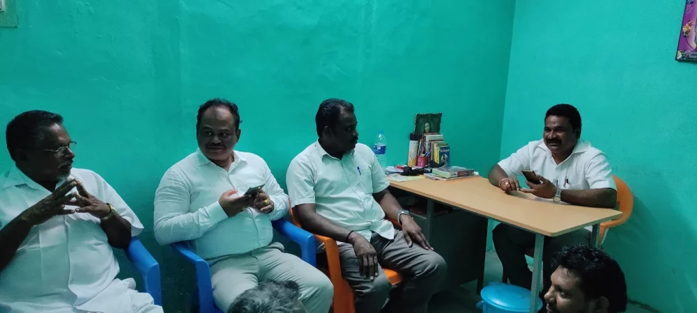 பரதவர் முன்னேற்றப் பேரவையின் பாம்பன் கிளை நிர்வாகிகள் கலந்தாய்வுக் கூட்டம் 20/05/22 அன்று பாம்பனில் நடைபெற்றது இக்கூட்டத்தில் பரதவர் முன்னேற்றப் பேரவையின் பாம்பன் கிளை நிர்வாகிகள் கலந்து கொண்டனர்.