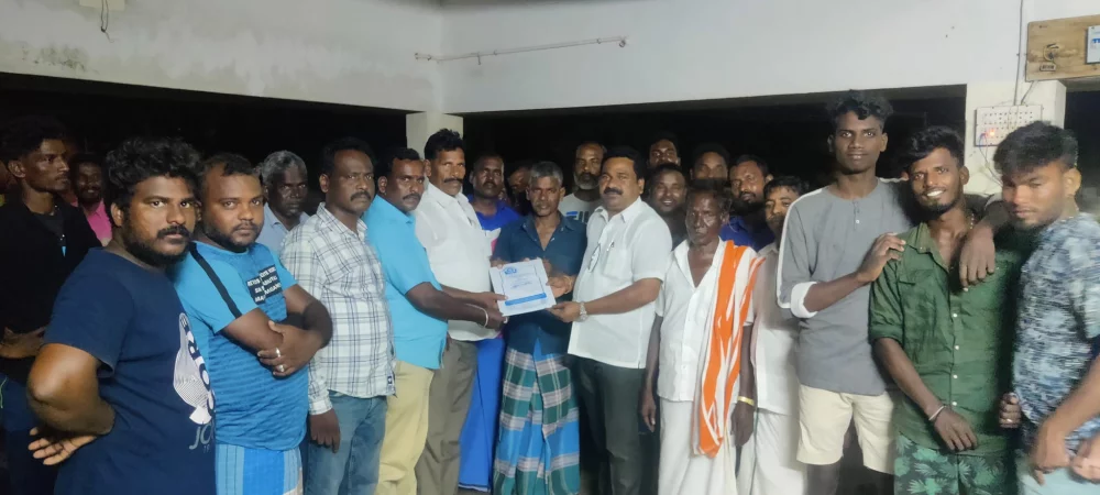 பரதவர் முன்னேற்றப் பேரவை சார்பாக முனைவர் தி.முத்து கண்ணப்பர் படைப்பான சங்க இலக்கியத்தில் நெய்தல்நிலம் நூல் வெளியீட்டு விழாவிற்கு செங்கல்பட்டு மாவட்டத்தில் உள்ள அனைத்து மீனவர் கிராமங்களுக்கும் அழைப்புக் கொடுக்கப்பட்டு நிகழ்ச்சிக்கு வருமாறு அழைத்த போது.