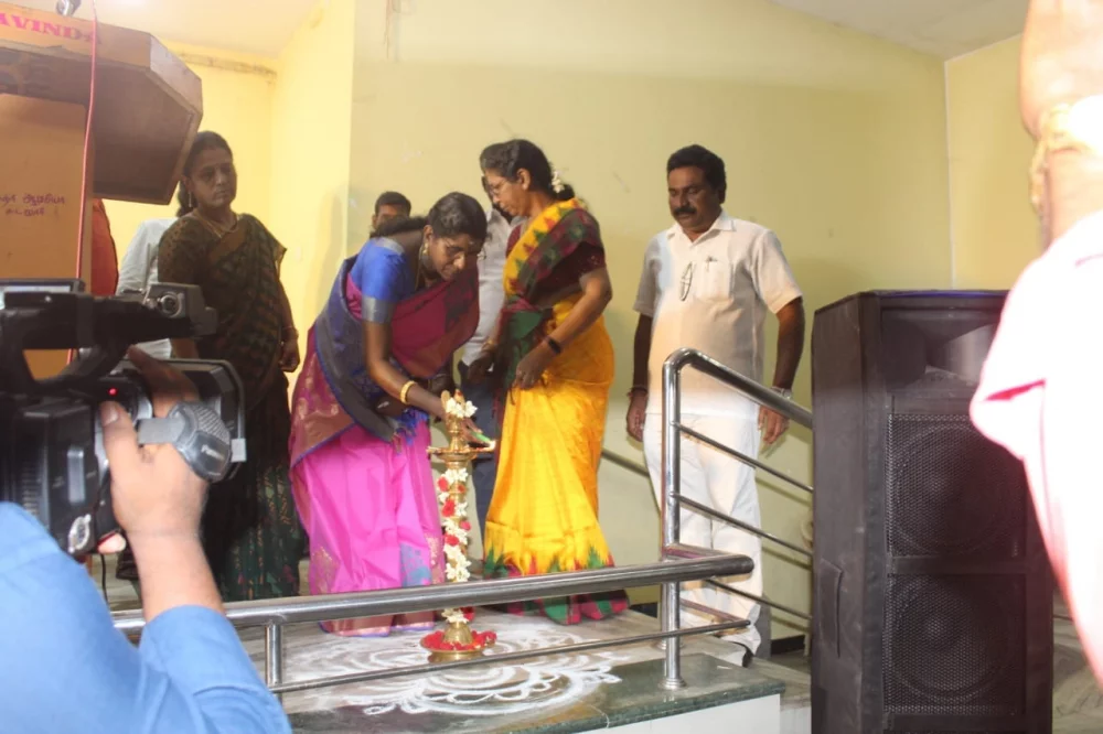 04/06/2022 அன்று பரதவர் முன்னேற்ற பேரவை சார்பாக செங்கல்பட்டு மாவட்டம் ECR கல்பாக்கம் அடுத்த காத்தான்கடை பகுதியில் என்கேபி மஹாலில் நடை பெற்ற முனைவர் தி. முத்து கண்ணப்பர் அவர்களுடைய சங்க இலக்கியத்தில் நெய்தல் நிலம் நூல் வெளியீட்டு விழாவின்போது.