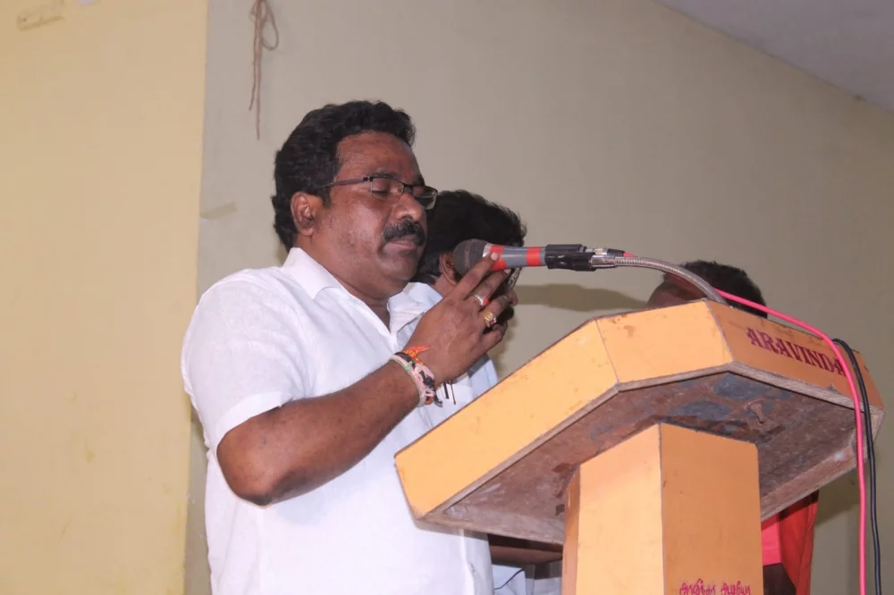 04/06/2022 அன்று பரதவர் முன்னேற்ற பேரவை சார்பாக செங்கல்பட்டு மாவட்டம் ECR கல்பாக்கம் அடுத்த காத்தான்கடை பகுதியில் என்கேபி மஹாலில் நடை பெற்ற முனைவர் தி. முத்து கண்ணப்பர் அவர்களுடைய சங்க இலக்கியத்தில் நெய்தல் நிலம் நூல் வெளியீட்டு விழாவின்போது.