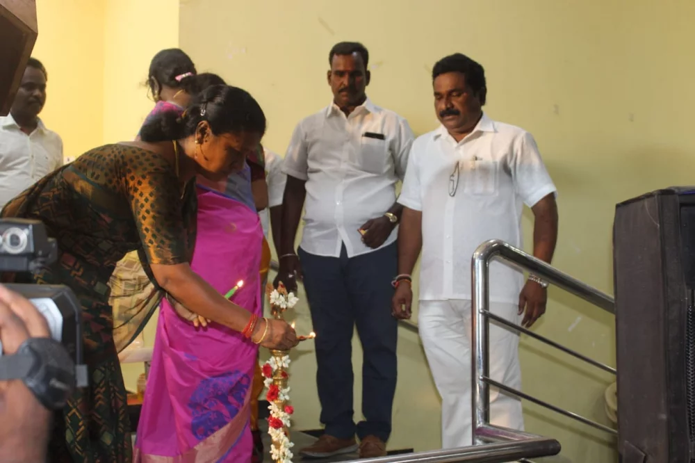 04/06/2022 அன்று பரதவர் முன்னேற்ற பேரவை சார்பாக செங்கல்பட்டு மாவட்டம் ECR கல்பாக்கம் அடுத்த காத்தான்கடை பகுதியில் என்கேபி மஹாலில் நடை பெற்ற முனைவர் தி. முத்து கண்ணப்பர் அவர்களுடைய சங்க இலக்கியத்தில் நெய்தல் நிலம் நூல் வெளியீட்டு விழாவின்போது.