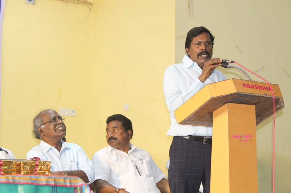 04/06/2022 அன்று பரதவர் முன்னேற்ற பேரவை சார்பாக செங்கல்பட்டு மாவட்டம் ECR கல்பாக்கம் அடுத்த காத்தான்கடை பகுதியில் என்கேபி மஹாலில் நடை பெற்ற முனைவர் தி. முத்து கண்ணப்பர் அவர்களுடைய சங்க இலக்கியத்தில் நெய்தல் நிலம் நூல் வெளியீட்டு விழாவின்போது.