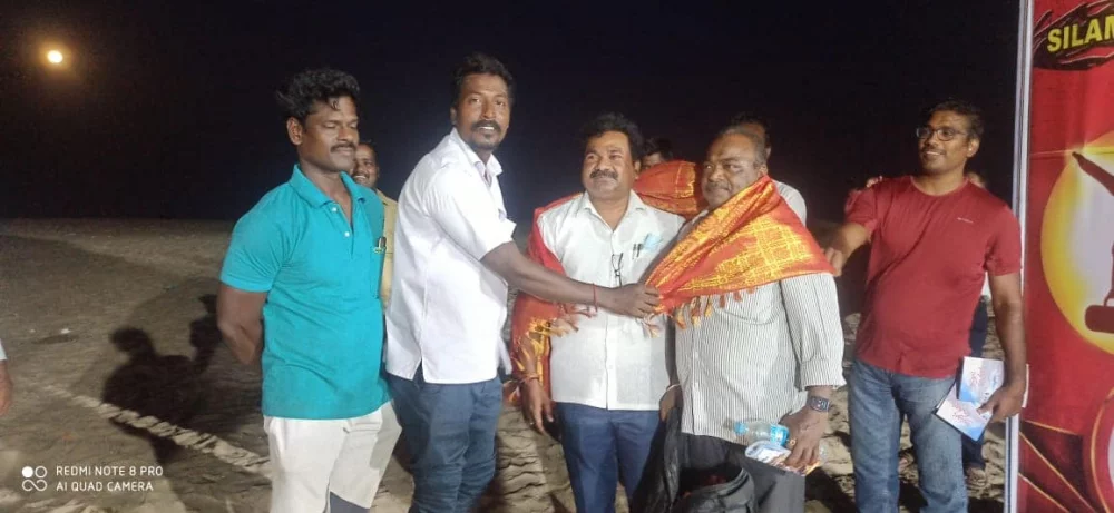 பரதவர்களின் பாரம்பரிய திருவிழா முந்நீர் விழா இவ்விழா இன்று 17.04.2022  பரதவர் முன்னேற்றப் பேரவை சார்பில் புதுச்சேரி வம்பா கீரப்பாளையம் கடற்கரையில் பரதவர்களின் பாரம்பரிய விழாவினை இளைஞர்களுக்கு நினைவுபடுத்தும் விதமாக கொண்டாடப்பட்டது.