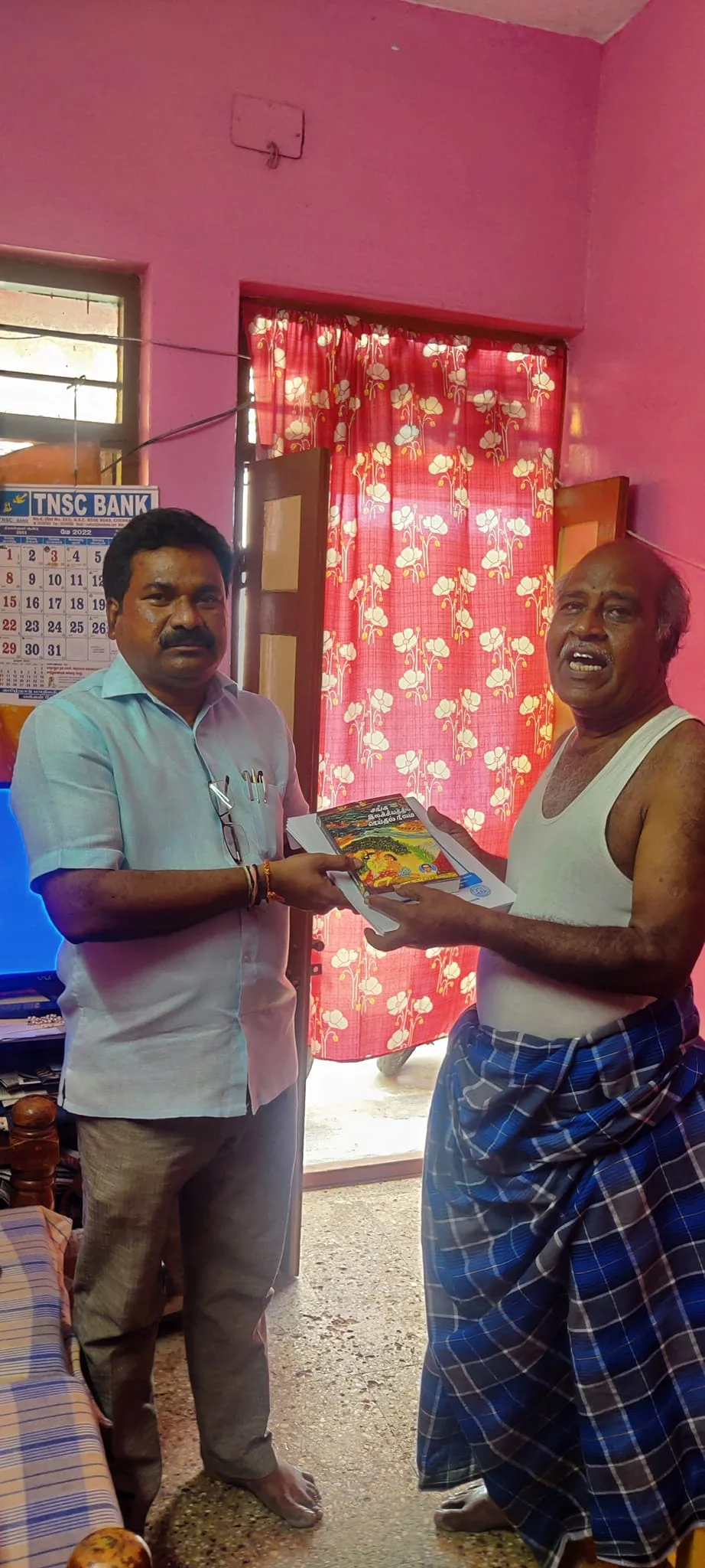 பரதவர் முன்னேற்றப் பேரவை சார்பாக முனைவர் தி.முத்து கண்ணப்பர் படைப்பான சங்க இலக்கியத்தில் நெய்தல்நிலம் நூல் வெளியீட்டு விழாவிற்கு செங்கல்பட்டு மாவட்டத்தில் உள்ள அனைத்து மீனவர் கிராமங்களுக்கும் அழைப்புக் கொடுக்கப்பட்டு நிகழ்ச்சிக்கு வருமாறு அழைத்த போது.