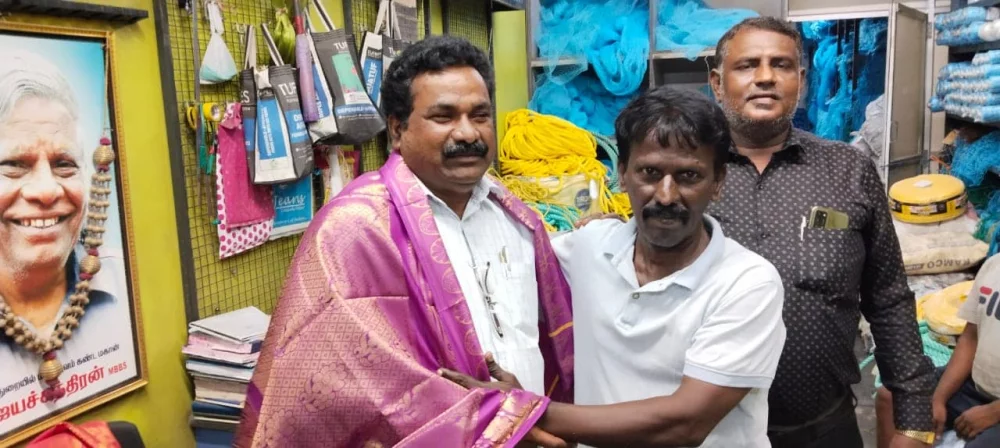 சுவிட்சர்லாந்து நாட்டின் ஜெனிவா நகரில் உள்ள ஐநா சபையில் மீனவர்களுக்கு வழங்கக்கூடிய மானியங்களை நிறுத்துவது சம்பந்தமான தீர்மானத்தை எதிர்ப்பு தெரிவித்து தாயகம் திரும்பிய என்னை வாழ்த்தியப்போது.