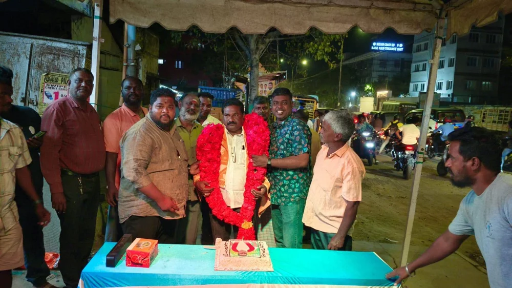 17/03/2025 அன்று எனது பிறந்த நாளை முன்னிட்டு பிறந்தநாள் நிகழ்ச்சியை கொண்டாடியும் அன்னதான நிகழ்ச்சியை நடத்தியும் வாழ்த்து தெரிவித்த உறவினர்களுக்கும் நண்பர்களுக்கும் எனது உயிராக கருதும் என் பரதவர் இன சொந்தங்களுக்கும் எனது மனமார்ந்த நன்றிகள்.