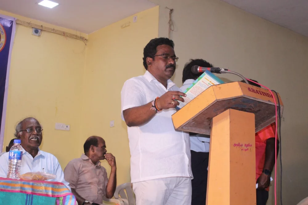 04/06/2022 அன்று பரதவர் முன்னேற்ற பேரவை சார்பாக செங்கல்பட்டு மாவட்டம் ECR கல்பாக்கம் அடுத்த காத்தான்கடை பகுதியில் என்கேபி மஹாலில் நடை பெற்ற முனைவர் தி. முத்து கண்ணப்பர் அவர்களுடைய சங்க இலக்கியத்தில் நெய்தல் நிலம் நூல் வெளியீட்டு விழாவின்போது.