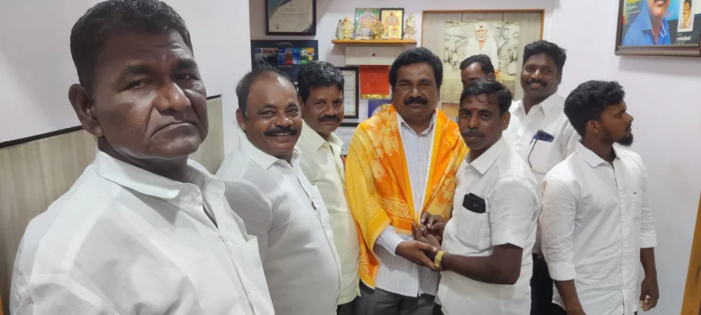 சுவிட்சர்லாந்து நாட்டின் ஜெனிவா நகரில் உள்ள ஐநா சபையில் மீனவர்களுக்கு வழங்கக்கூடிய மானியங்களை நிறுத்துவது சம்பந்தமான தீர்மானத்தை எதிர்ப்பு தெரிவித்து தாயகம் திரும்பிய என்னை வாழ்த்தியப்போது.