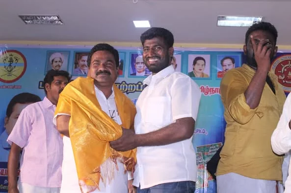 04/06/2022 அன்று பரதவர் முன்னேற்ற பேரவை சார்பாக செங்கல்பட்டு மாவட்டம் ECR கல்பாக்கம் அடுத்த காத்தான்கடை பகுதியில் என்கேபி மஹாலில் நடை பெற்ற முனைவர் தி. முத்து கண்ணப்பர் அவர்களுடைய சங்க இலக்கியத்தில் நெய்தல் நிலம் நூல் வெளியீட்டு விழாவின்போது.