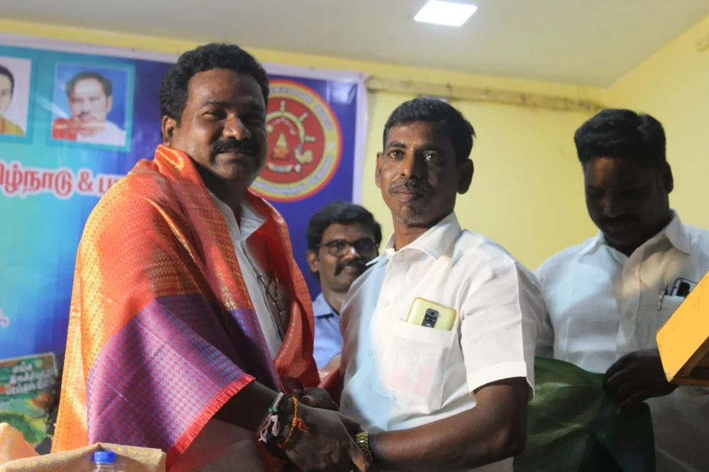 04/06/2022 அன்று பரதவர் முன்னேற்ற பேரவை சார்பாக செங்கல்பட்டு மாவட்டம் ECR கல்பாக்கம் அடுத்த காத்தான்கடை பகுதியில் என்கேபி மஹாலில் நடை பெற்ற முனைவர் தி. முத்து கண்ணப்பர் அவர்களுடைய சங்க இலக்கியத்தில் நெய்தல் நிலம் நூல் வெளியீட்டு விழாவின்போது.