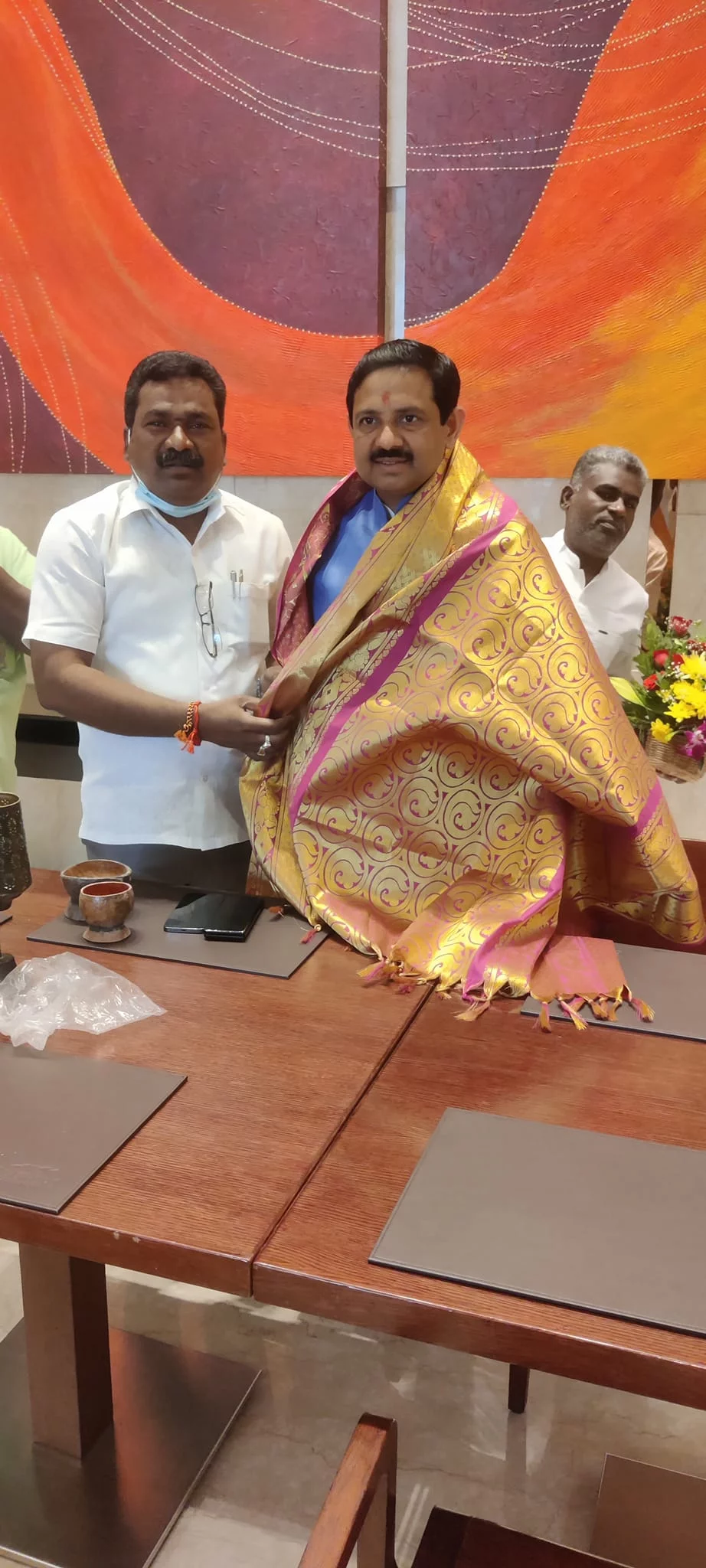 புதுடெல்லியில் இருந்து வருகை புரிந்த அருமை நண்பர் மரியாதைக்குரிய திரு. ஆனந்த் சாகு அமைப்பு சாரா தொழிலாளர் இயக்கத்தின் தேசிய தலைவர்  அவர்களை சென்னையில் நேரில் சந்தித்து வரவேற்றபோது.