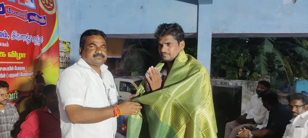 உய்யாலிகுப்பம் மீனவர் கூட்டுறவு சங்கம் நடத்தும் 71-வது தொடக்கவிழாவில் சிறப்பு விருந்தினராக கலந்து கொண்டப்போது.