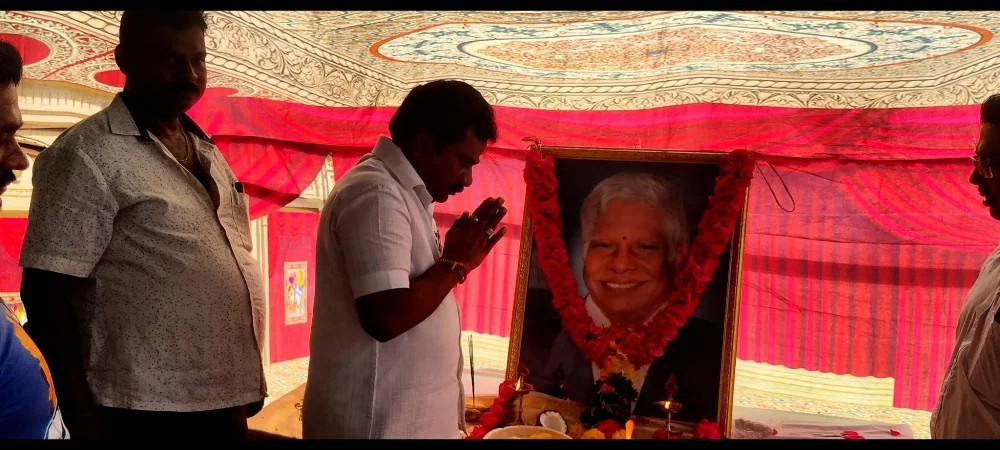 மக்கள் மருத்துவர் 5 ரூபாய் டாக்டர் .S.ஜெயச்சந்திரன் அவர்களின்  75 வது பவளவிழா பிறந்தநாள் அன்று மக்கள் மருத்துவர் வாழ்ந்த வண்ணாரப்பேட்டை வெங்கடாசலம் தெரு இல்லத்தில் மலர் அஞ்சலி செலுத்தினேன்.