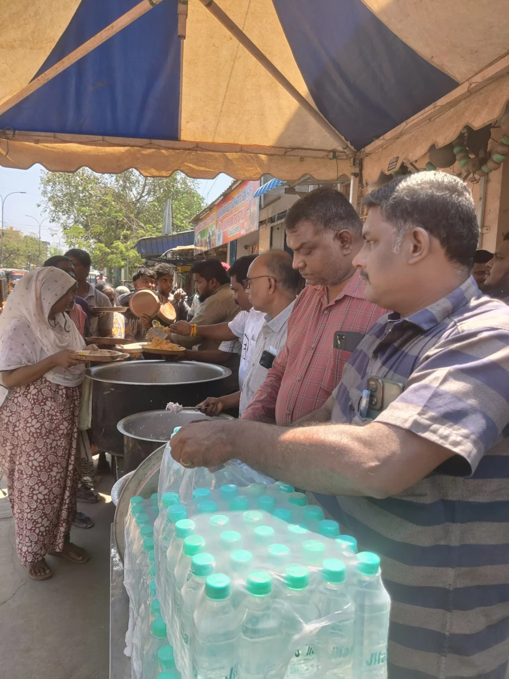 17/03/2025 அன்று எனது பிறந்த நாளை முன்னிட்டு பிறந்தநாள் நிகழ்ச்சியை கொண்டாடியும் அன்னதான நிகழ்ச்சியை நடத்தியும் வாழ்த்து தெரிவித்த உறவினர்களுக்கும் நண்பர்களுக்கும் எனது உயிராக கருதும் என் பரதவர் இன சொந்தங்களுக்கும் எனது மனமார்ந்த நன்றிகள்.