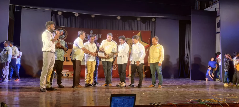 யாதும் ஊரே யாவரும் கேளிர் யா யா அறக்கட்டளை சார்பாக இன்று விதை 2022 இன் BEST CREATOR AWARD எனக்கு வழங்கப்பட்டது. இந்த விருதை வழங்கிய யா யா அறக்கட்டளை நிர்வாகிகள் அனைவருக்கும் மனமார்ந்த நன்றியையும் வாழ்த்துக்களையும் தெரிவித்துக் கொள்கிறேன்