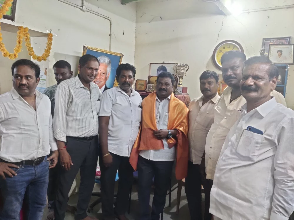 17/03/2025 அன்று எனது பிறந்த நாளை முன்னிட்டு பிறந்தநாள் நிகழ்ச்சியை கொண்டாடியும் அன்னதான நிகழ்ச்சியை நடத்தியும் வாழ்த்து தெரிவித்த உறவினர்களுக்கும் நண்பர்களுக்கும் எனது உயிராக கருதும் என் பரதவர் இன சொந்தங்களுக்கும் எனது மனமார்ந்த நன்றிகள்.