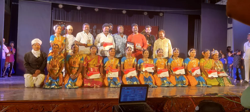 யாதும் ஊரே யாவரும் கேளிர் யா யா அறக்கட்டளை சார்பாக இன்று விதை 2022 இன் BEST CREATOR AWARD எனக்கு வழங்கப்பட்டது. இந்த விருதை வழங்கிய யா யா அறக்கட்டளை நிர்வாகிகள் அனைவருக்கும் மனமார்ந்த நன்றியையும் வாழ்த்துக்களையும் தெரிவித்துக் கொள்கிறேன்