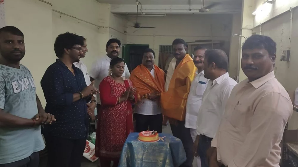 17/03/2025 அன்று எனது பிறந்த நாளை முன்னிட்டு பிறந்தநாள் நிகழ்ச்சியை கொண்டாடியும் அன்னதான நிகழ்ச்சியை நடத்தியும் வாழ்த்து தெரிவித்த உறவினர்களுக்கும் நண்பர்களுக்கும் எனது உயிராக கருதும் என் பரதவர் இன சொந்தங்களுக்கும் எனது மனமார்ந்த நன்றிகள்.