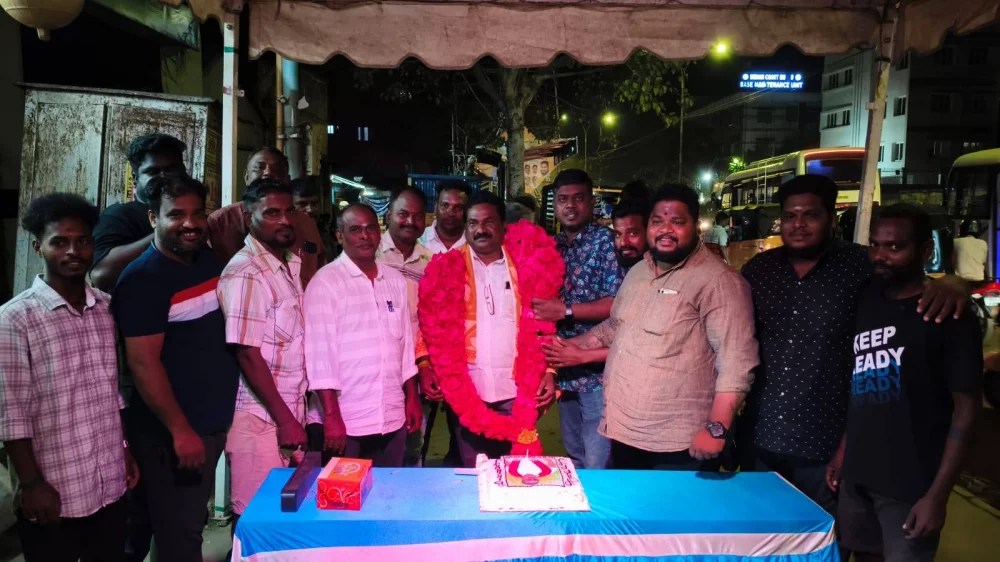 17/03/2025 அன்று எனது பிறந்த நாளை முன்னிட்டு பிறந்தநாள் நிகழ்ச்சியை கொண்டாடியும் அன்னதான நிகழ்ச்சியை நடத்தியும் வாழ்த்து தெரிவித்த உறவினர்களுக்கும் நண்பர்களுக்கும் எனது உயிராக கருதும் என் பரதவர் இன சொந்தங்களுக்கும் எனது மனமார்ந்த நன்றிகள்.