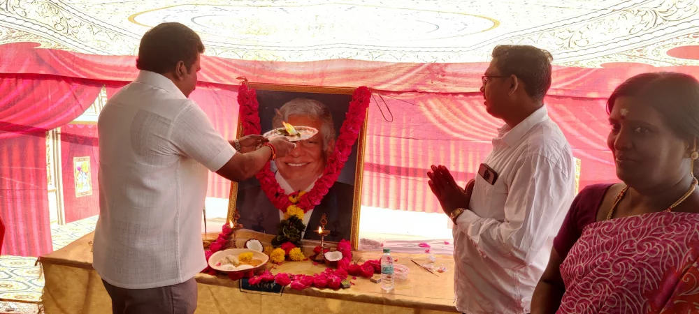 மக்கள் மருத்துவர் 5 ரூபாய் டாக்டர் .S.ஜெயச்சந்திரன் அவர்களின்  75 வது பவளவிழா பிறந்தநாள் அன்று மக்கள் மருத்துவர் வாழ்ந்த வண்ணாரப்பேட்டை வெங்கடாசலம் தெரு இல்லத்தில் மலர் அஞ்சலி செலுத்தினேன்.