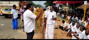 28/11/2022 செங்கல்பட்டு மாவட்டம் மற்றும் விழுப்புரம் மாவட்டம் இடையே அமைய உள்ள மீன்பிடி துறைமுகத்தின் பணியை உடனடியாக மீனவர்களின் நலம் சார்ந்து தொடங்கிட வேண்டும் என விழுப்புரம் மாவட்டத்தில் ECR உள்ள அனுமந்தை பகுதியில் ஒரு நாள் அடையாள உண்ணாவிரதம் இருந்த போது