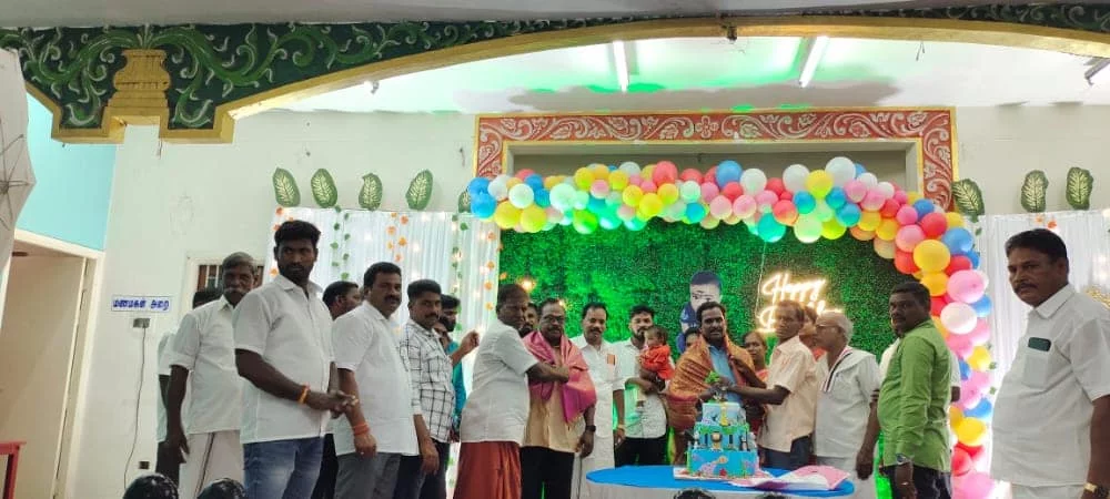 செங்கல்பட்டு மாவட்டம் உய்யாளி க்குப்பம்  மீனவர் கிராமத்தில் வசிக்கும் திரு.R. ராம்குமார் அனிதா அவர்களின் செல்லக்குழந்தை ரா.திஷான் முதல் பிறந்தநாள் விழாவிற்கு சிறப்பு அழைப்பாளராக சென்று குழந்தையை வாழ்த்திய போது.