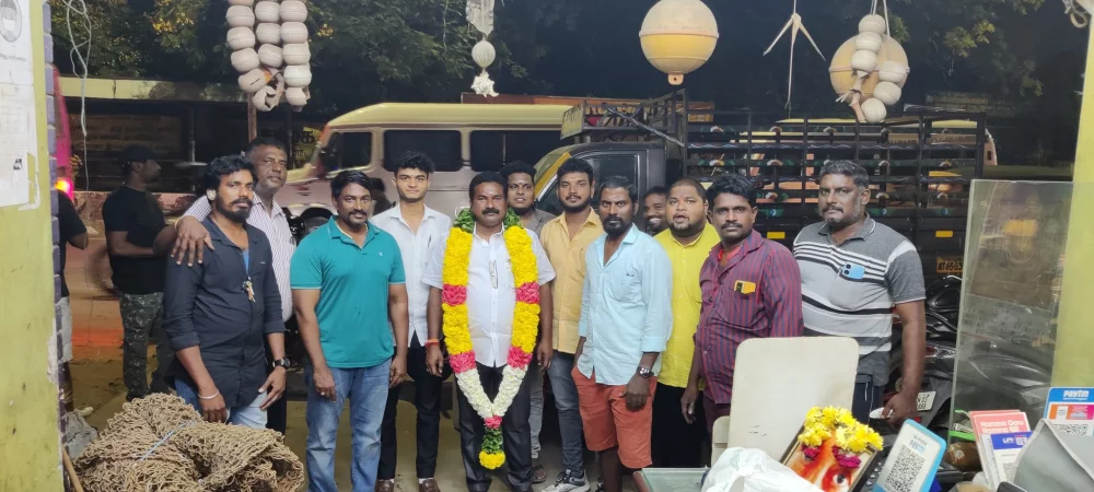 17/03/2023  எனது பிறந்தநாள் அன்று என்னை நேரில் சந்தித்தும் தொலைபேசி, வாட்சப், பேஸ்புக் instagram போன்ற சமூக ஊடகங்கள் வாயிலாகவும் பிறந்தநாள் வாழ்த்து தெரிவித்த அனைத்து நண்பர்களுக்கும் என் மீது பாசம் கொண்ட நட்புகளுக்கும் எனது மனமார்ந்த நன்றிகள்.