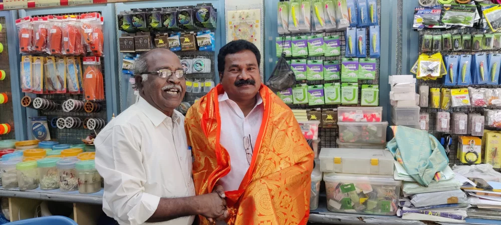 17/03/2023  எனது பிறந்தநாள் அன்று என்னை நேரில் சந்தித்தும் தொலைபேசி, வாட்சப், பேஸ்புக் instagram போன்ற சமூக ஊடகங்கள் வாயிலாகவும் பிறந்தநாள் வாழ்த்து தெரிவித்த அனைத்து நண்பர்களுக்கும் என் மீது பாசம் கொண்ட நட்புகளுக்கும் எனது மனமார்ந்த நன்றிகள்.