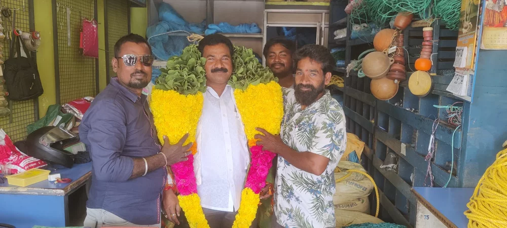 17/03/2023  எனது பிறந்தநாள் அன்று என்னை நேரில் சந்தித்தும் தொலைபேசி, வாட்சப், பேஸ்புக் instagram போன்ற சமூக ஊடகங்கள் வாயிலாகவும் பிறந்தநாள் வாழ்த்து தெரிவித்த அனைத்து நண்பர்களுக்கும் என் மீது பாசம் கொண்ட நட்புகளுக்கும் எனது மனமார்ந்த நன்றிகள்.