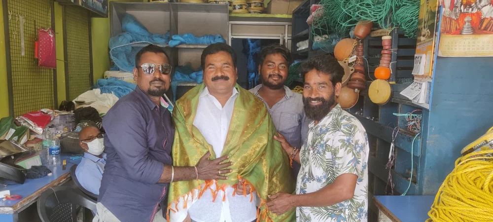 17/03/2023  எனது பிறந்தநாள் அன்று என்னை நேரில் சந்தித்தும் தொலைபேசி, வாட்சப், பேஸ்புக் instagram போன்ற சமூக ஊடகங்கள் வாயிலாகவும் பிறந்தநாள் வாழ்த்து தெரிவித்த அனைத்து நண்பர்களுக்கும் என் மீது பாசம் கொண்ட நட்புகளுக்கும் எனது மனமார்ந்த நன்றிகள்.