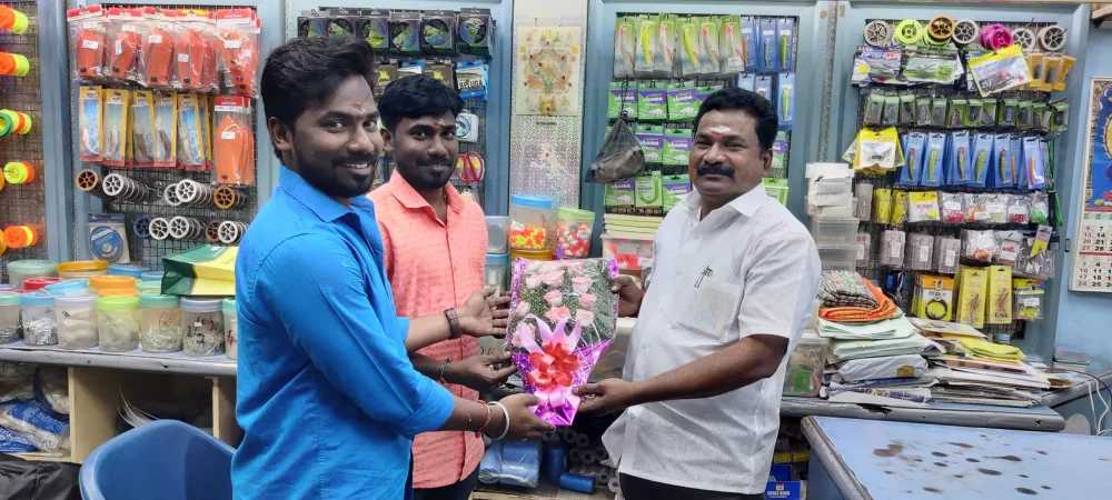 17/03/2023  எனது பிறந்தநாள் அன்று என்னை நேரில் சந்தித்தும் தொலைபேசி, வாட்சப், பேஸ்புக் instagram போன்ற சமூக ஊடகங்கள் வாயிலாகவும் பிறந்தநாள் வாழ்த்து தெரிவித்த அனைத்து நண்பர்களுக்கும் என் மீது பாசம் கொண்ட நட்புகளுக்கும் எனது மனமார்ந்த நன்றிகள்.