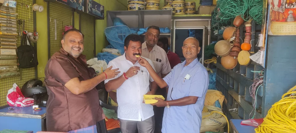 17/03/2023  எனது பிறந்தநாள் அன்று என்னை நேரில் சந்தித்தும் தொலைபேசி, வாட்சப், பேஸ்புக் instagram போன்ற சமூக ஊடகங்கள் வாயிலாகவும் பிறந்தநாள் வாழ்த்து தெரிவித்த அனைத்து நண்பர்களுக்கும் என் மீது பாசம் கொண்ட நட்புகளுக்கும் எனது மனமார்ந்த நன்றிகள்.