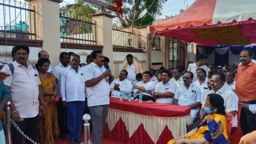 என்.ஜீவரத்தினம் அவர்களுடைய நினைவிடத்தை ஆர்.கே.நகர் சட்டமன்ற உறுப்பினர் ஜே.ஜே.எபிநேசர் அவர்கள் தன்னுடைய தொகுதி மேம்பாட்டு நிதியிலிருந்து 10 லட்சம் ரூபாய் செலவில் புதுப்பித்து 26/03/2023 அன்று மாலை திறப்பு விழா செய்தார்கள்.