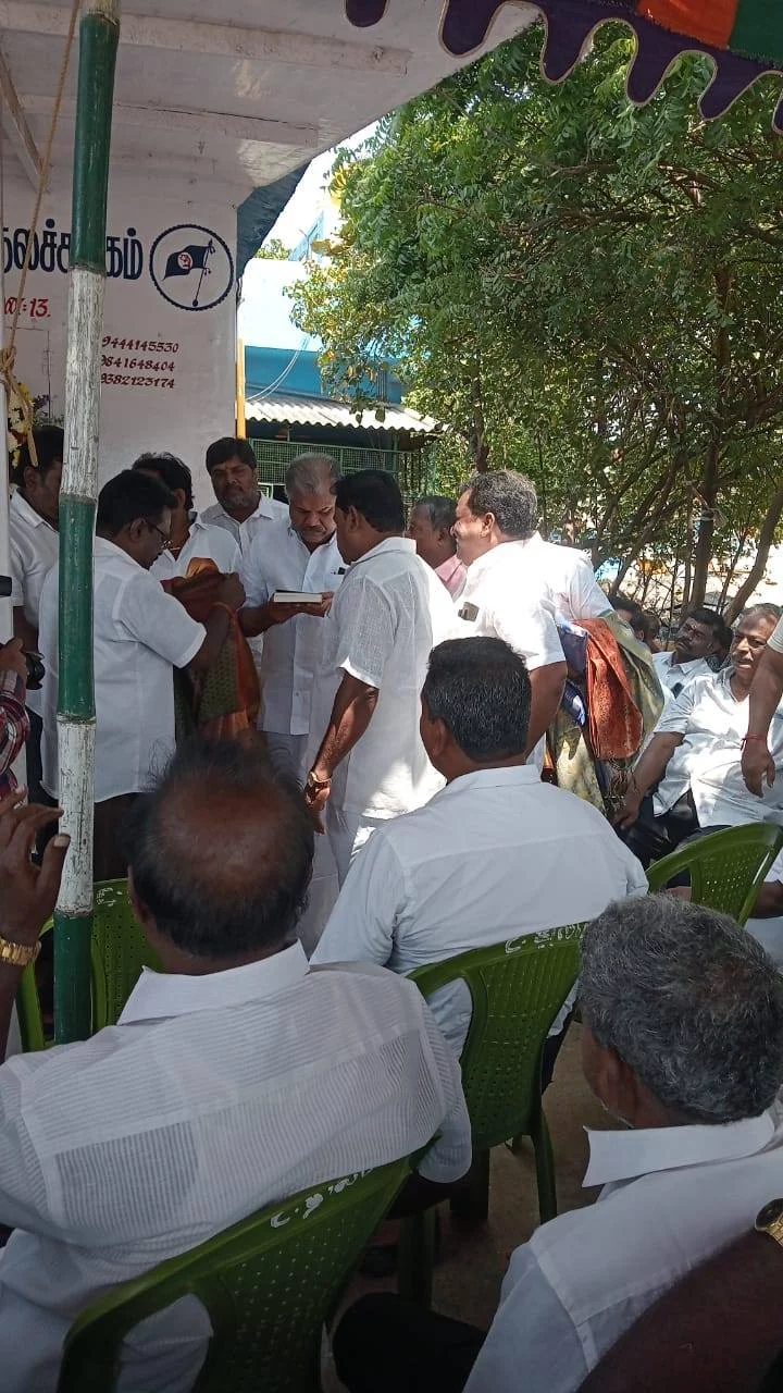 நமது பரதவர் குல வழித்தோன்றல் தலைவர். மாறன் என்ற S வேணுகோபால். முன்னாள் ஆர் கே நகர் சட்டமன்ற உறுப்பினர்  அவர்களின் முதலாம் ஆண்டு நினைவஞ்சலி நிகழ்ச்சி இன்று  சென்னை திருவள்ளூர் காஞ்சிபுரம் மாவட்ட விசைப்படகு உரிமையாளர்கள் நல சங்கத்தில் நினைவஞ்சலி நடத்தினர்.