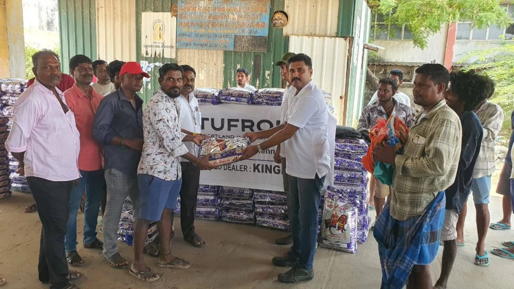 61 நாள்மீன்பிடி தடை காலத்தை முன்னிட்டு மீன்பிடி வலை மேஸ்திரிகள் சங்கத்தை சேர்ந்த உறுப்பினர்கள் அனைவருக்கும் மீன்பிடி தடைகால நிவாரணமாக அரிசி வழங்கப்பட்டது இந்தப் பங்களிப்பை டஃப்ரோப்ஸ் நிறுவனமும் அதன் டீலரான கிங் ஃபிஷ் நிறுவனத்துடன் இணைந்து வழங்கினோம்.