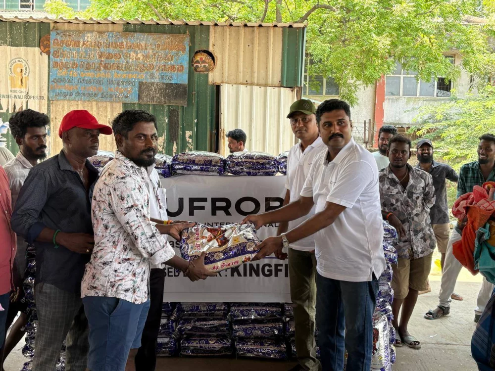 61 நாள்மீன்பிடி தடை காலத்தை முன்னிட்டு மீன்பிடி வலை மேஸ்திரிகள் சங்கத்தை சேர்ந்த உறுப்பினர்கள் அனைவருக்கும் மீன்பிடி தடைகால நிவாரணமாக அரிசி வழங்கப்பட்டது இந்தப் பங்களிப்பை டஃப்ரோப்ஸ் நிறுவனமும் அதன் டீலரான கிங் ஃபிஷ் நிறுவனத்துடன் இணைந்து வழங்கினோம்.